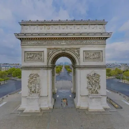 Champs Elysees Apartment